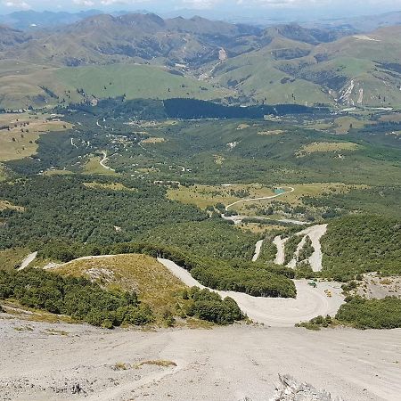 Отель Lake Stella Mountain Huts Mt Lyford Экстерьер фото