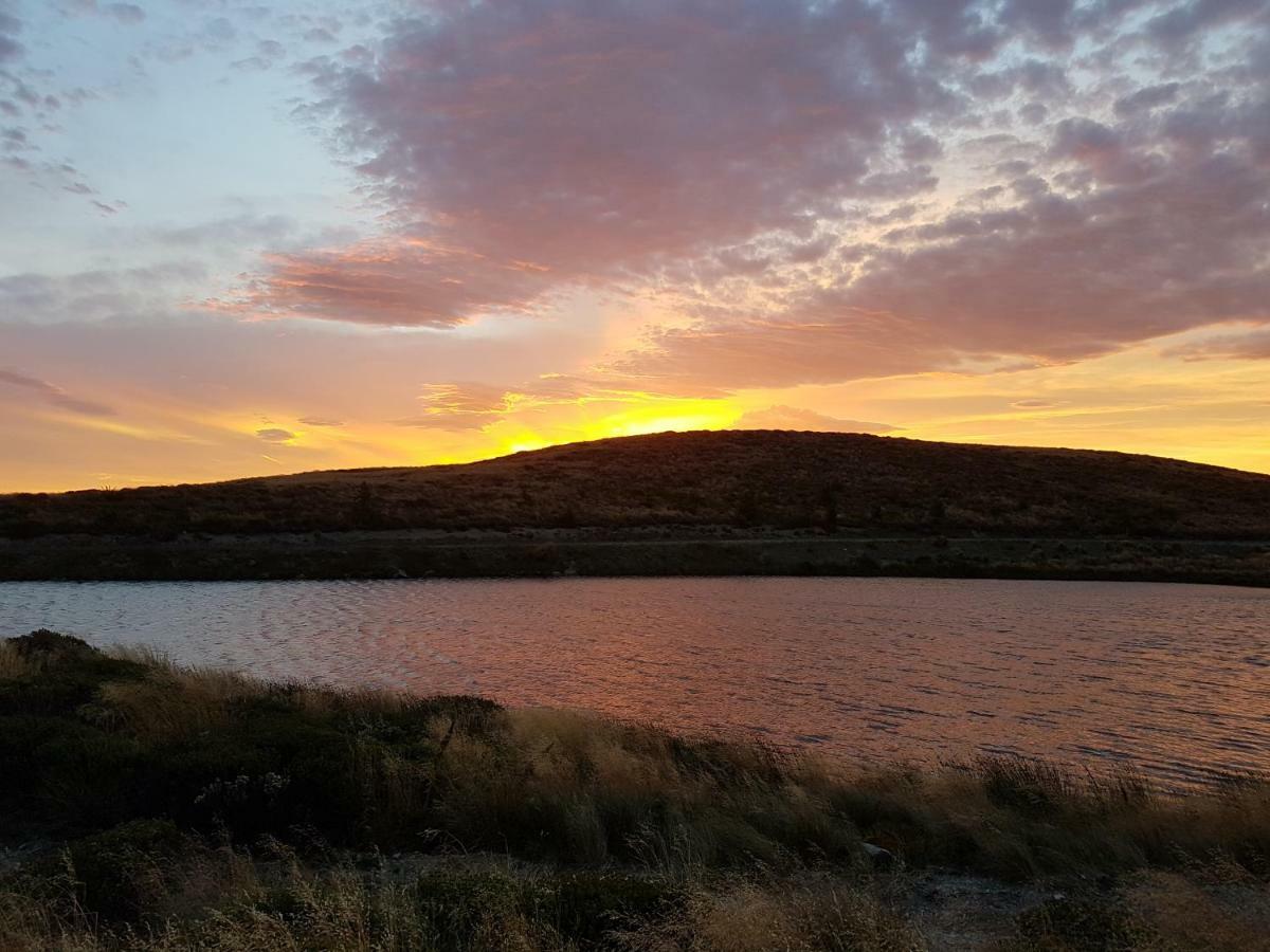 Отель Lake Stella Mountain Huts Mt Lyford Экстерьер фото