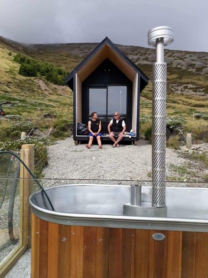 Отель Lake Stella Mountain Huts Mt Lyford Экстерьер фото