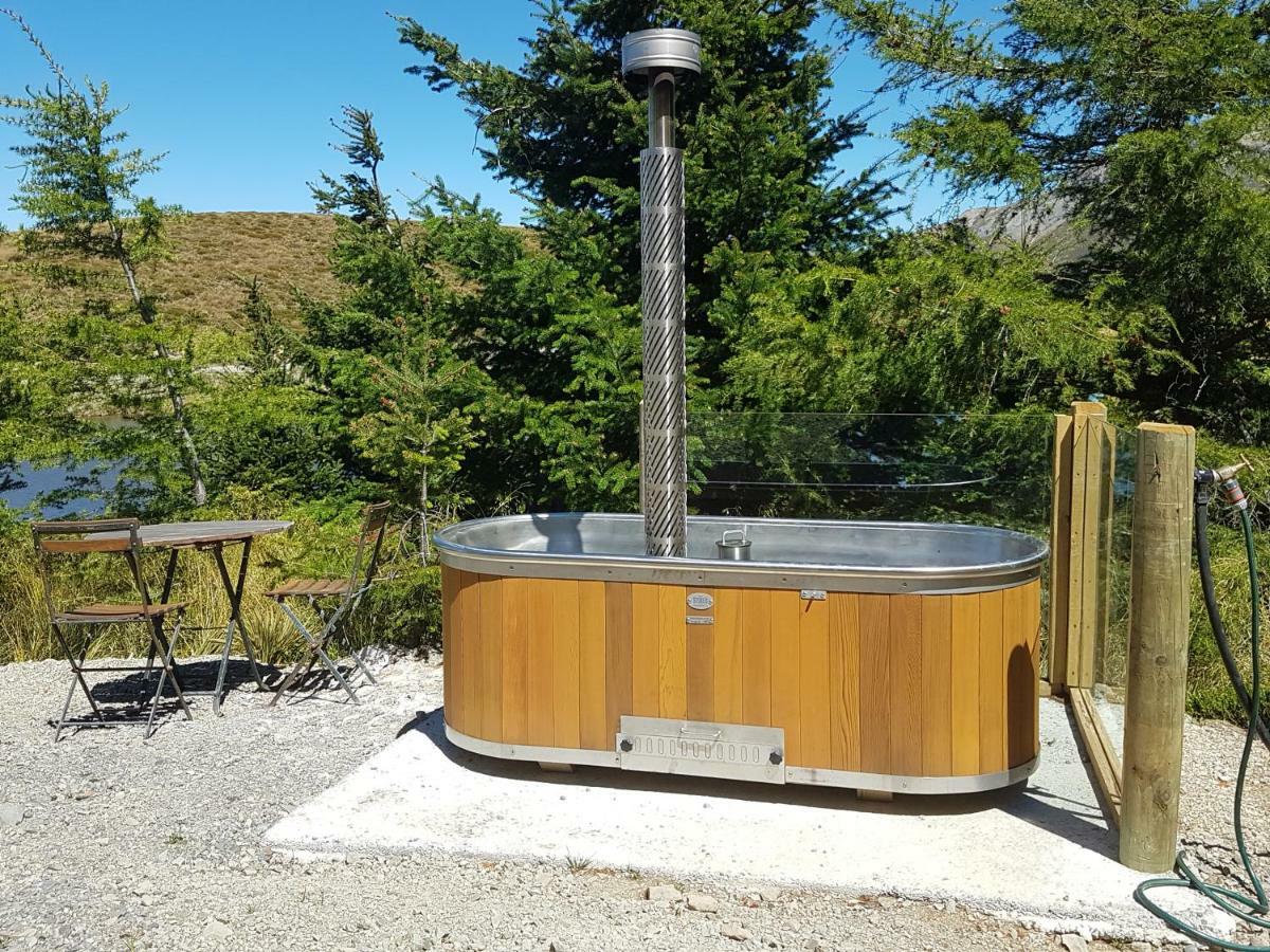 Отель Lake Stella Mountain Huts Mt Lyford Экстерьер фото