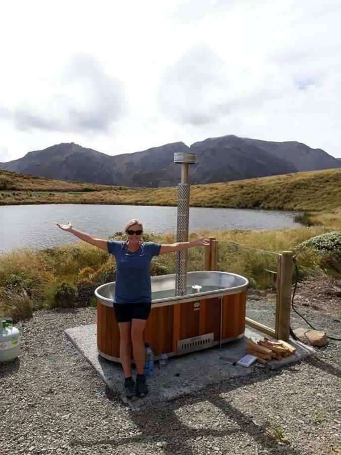 Отель Lake Stella Mountain Huts Mt Lyford Экстерьер фото