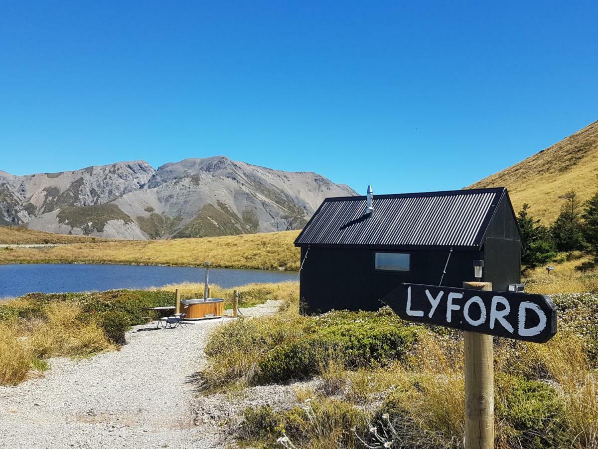 Отель Lake Stella Mountain Huts Mt Lyford Экстерьер фото